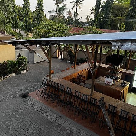Ostello K27 Premier Backpackers Dar es Salaam Esterno foto