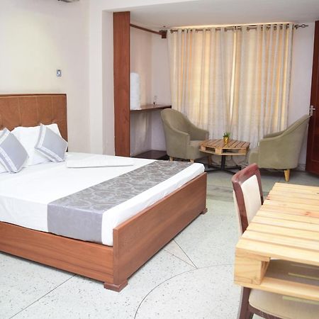 Ostello K27 Premier Backpackers Dar es Salaam Esterno foto