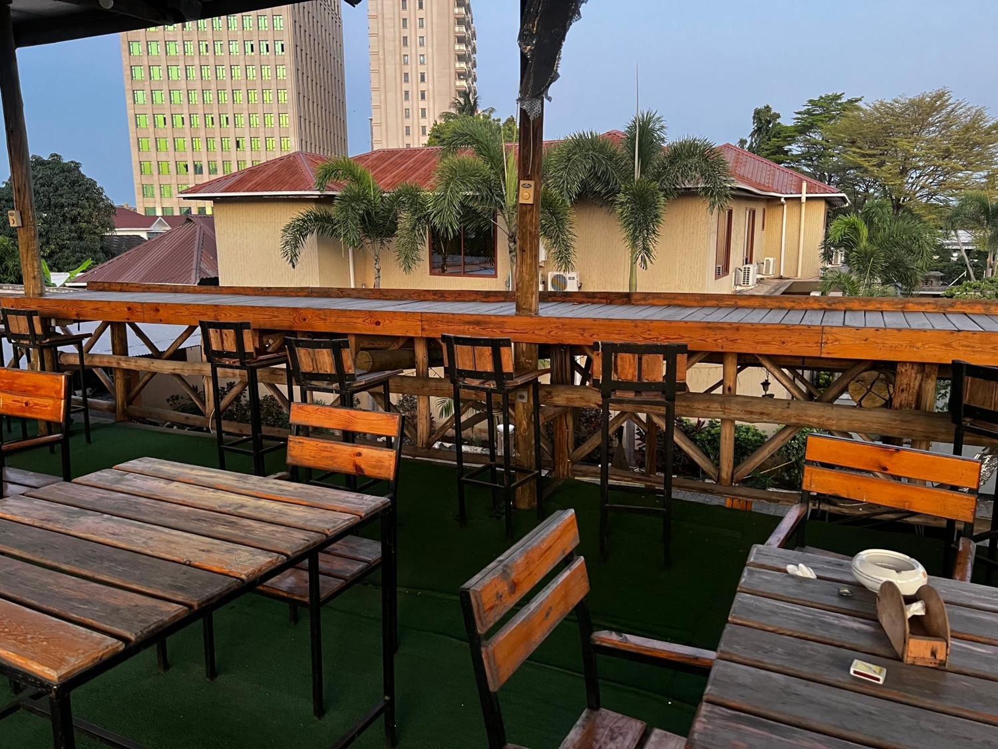 Ostello K27 Premier Backpackers Dar es Salaam Esterno foto