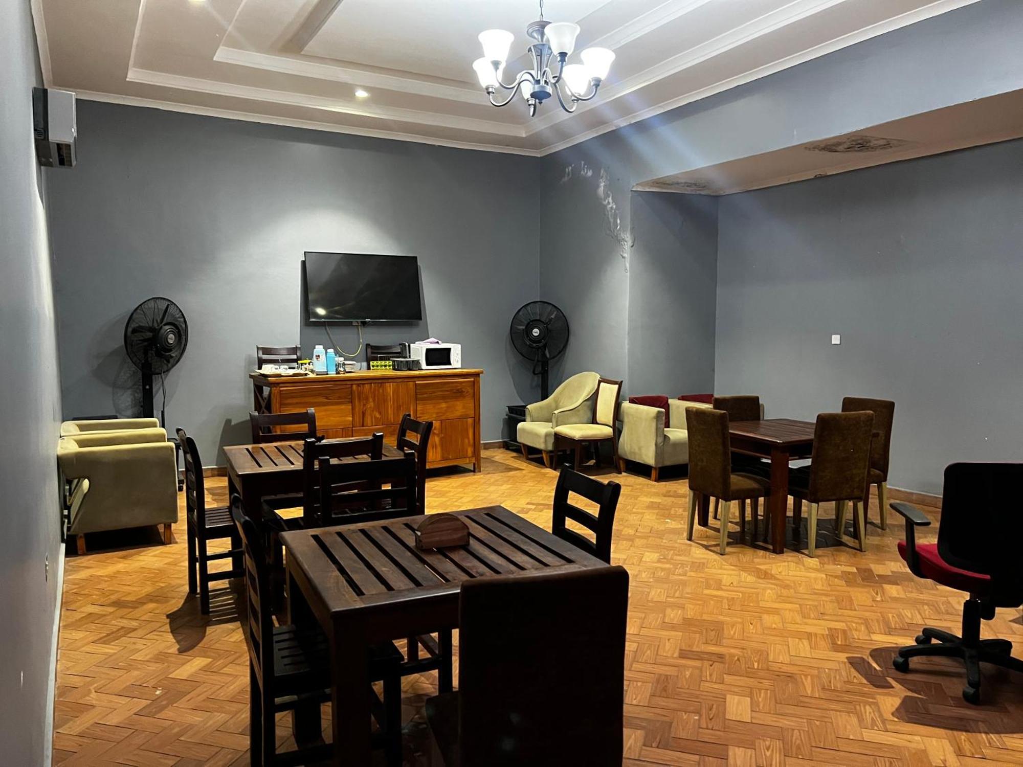Ostello K27 Premier Backpackers Dar es Salaam Esterno foto