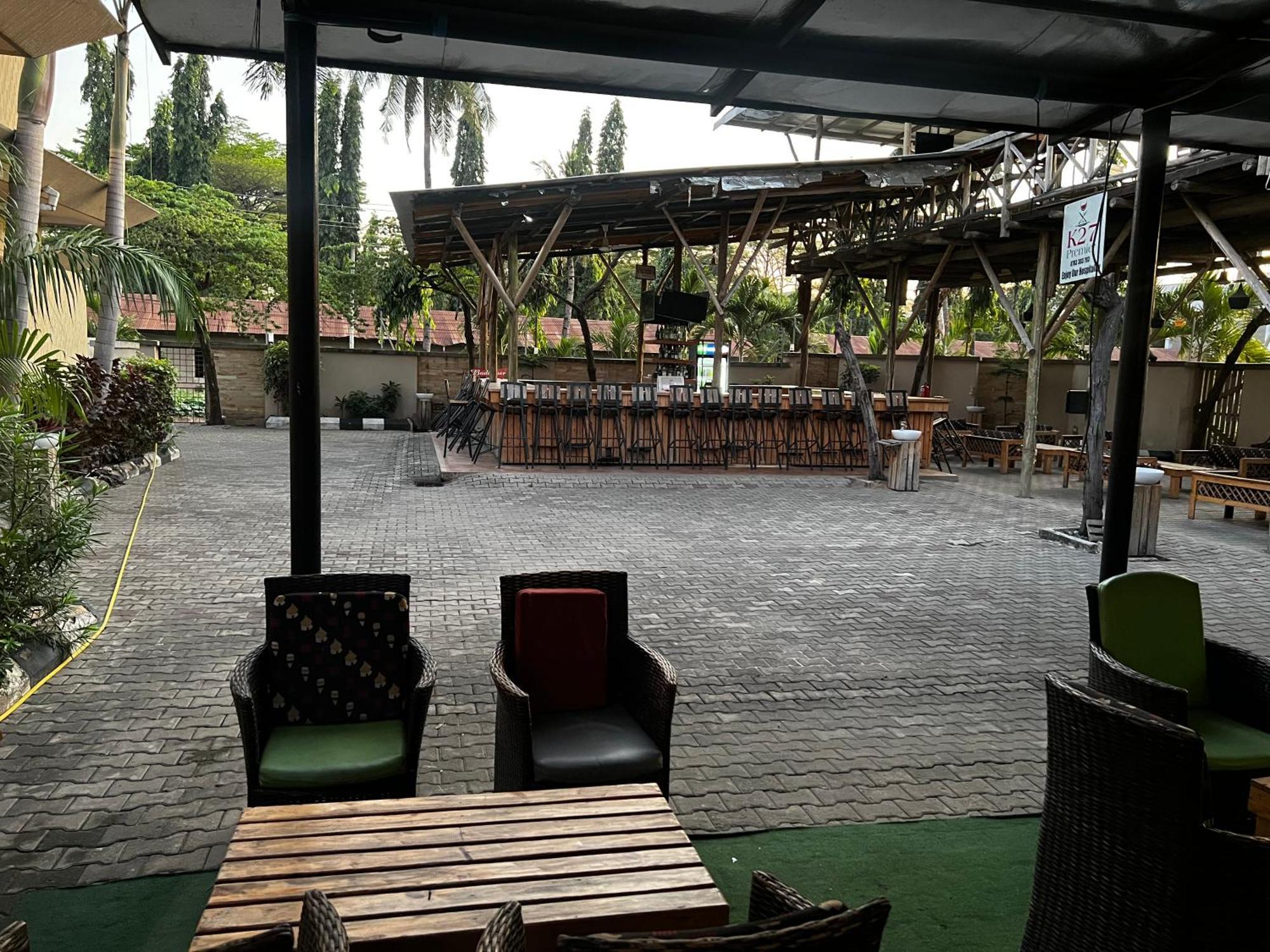 Ostello K27 Premier Backpackers Dar es Salaam Esterno foto