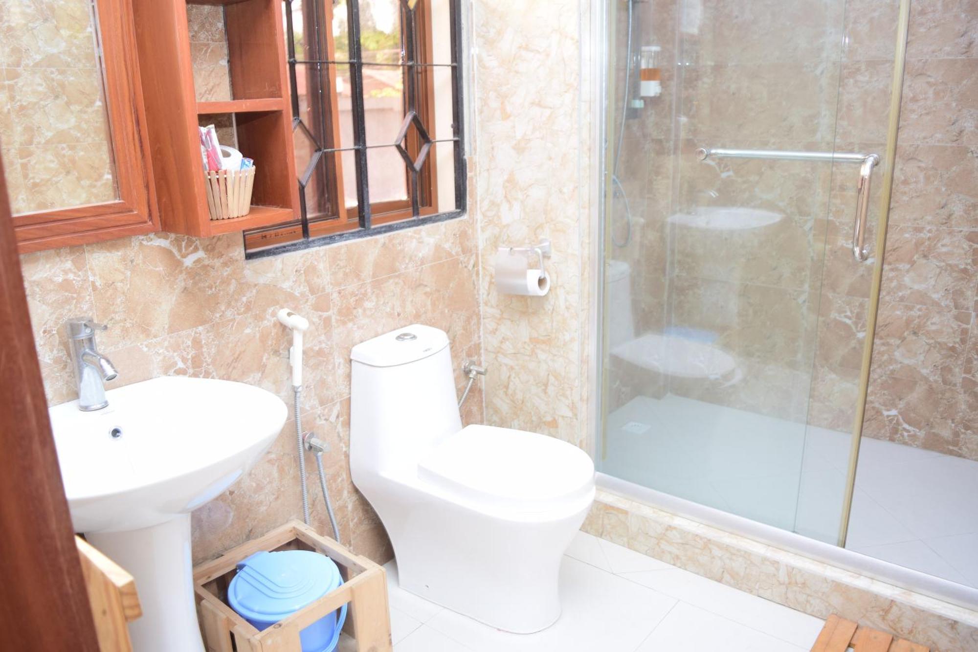 Ostello K27 Premier Backpackers Dar es Salaam Esterno foto