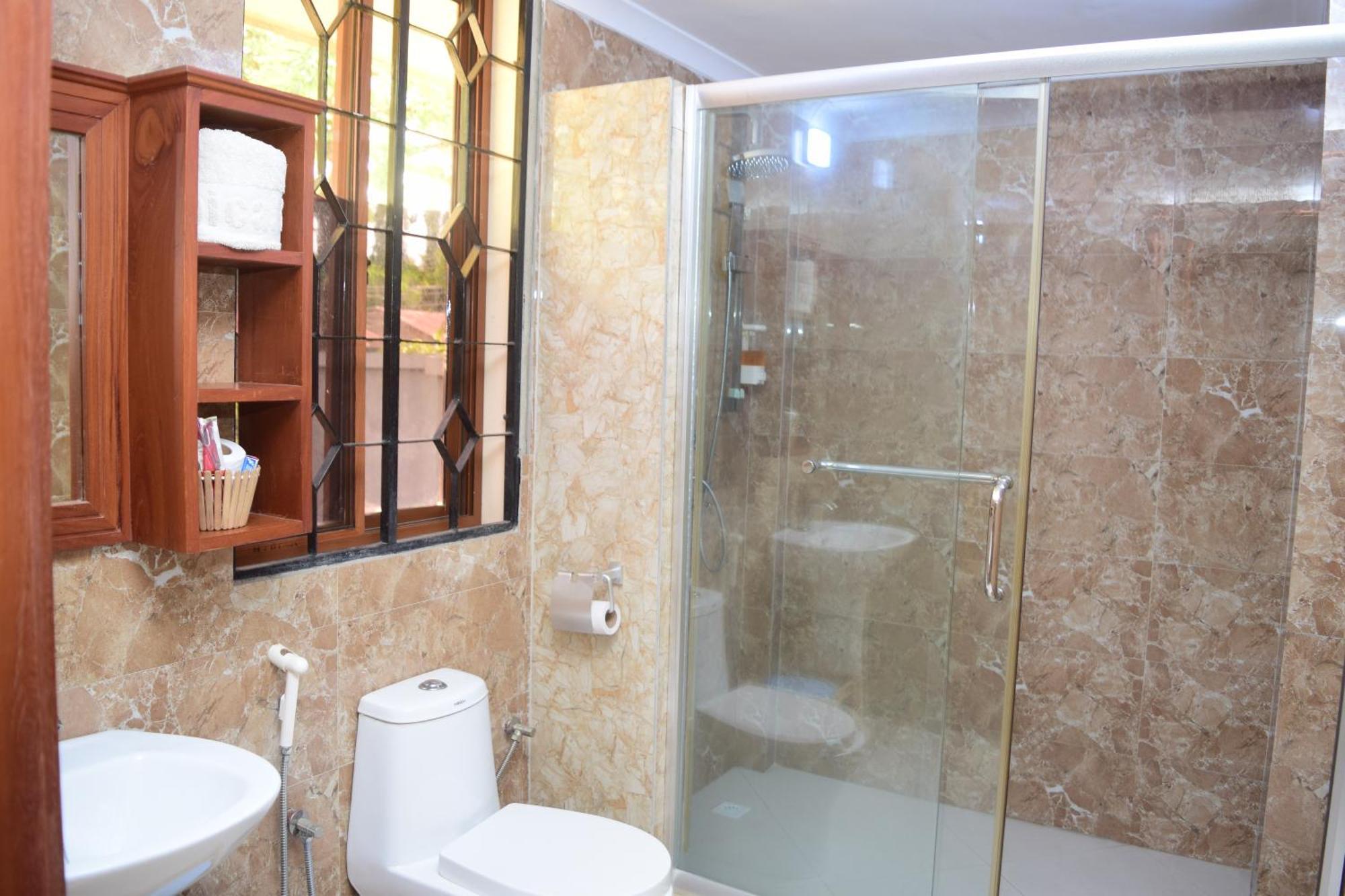 Ostello K27 Premier Backpackers Dar es Salaam Esterno foto