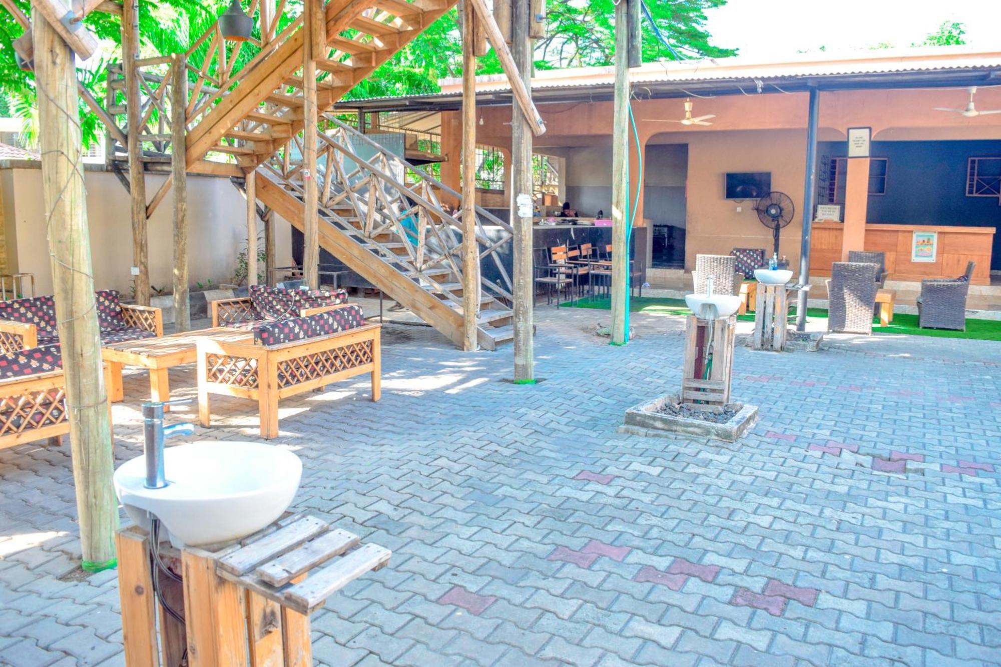 Ostello K27 Premier Backpackers Dar es Salaam Esterno foto