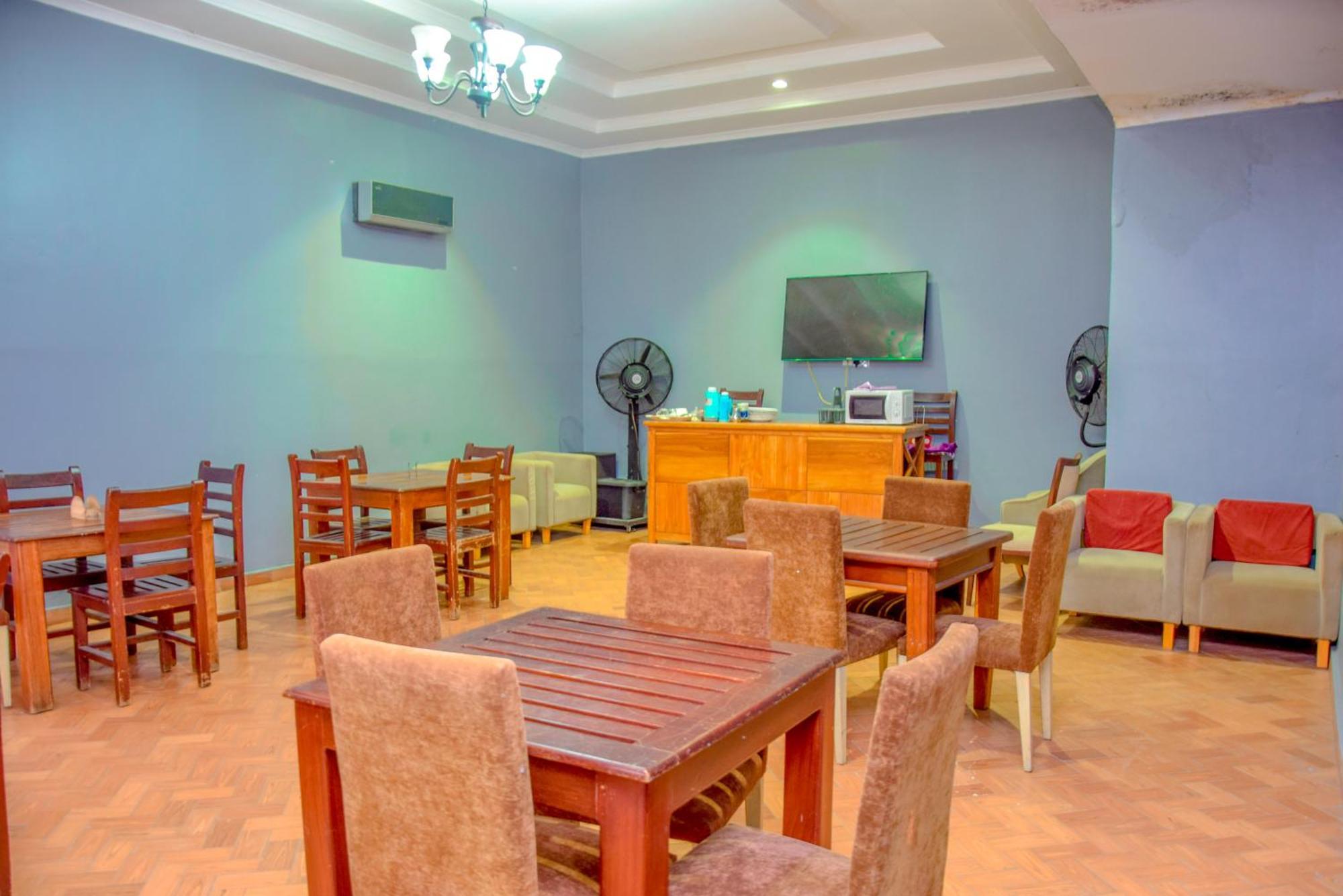 Ostello K27 Premier Backpackers Dar es Salaam Esterno foto