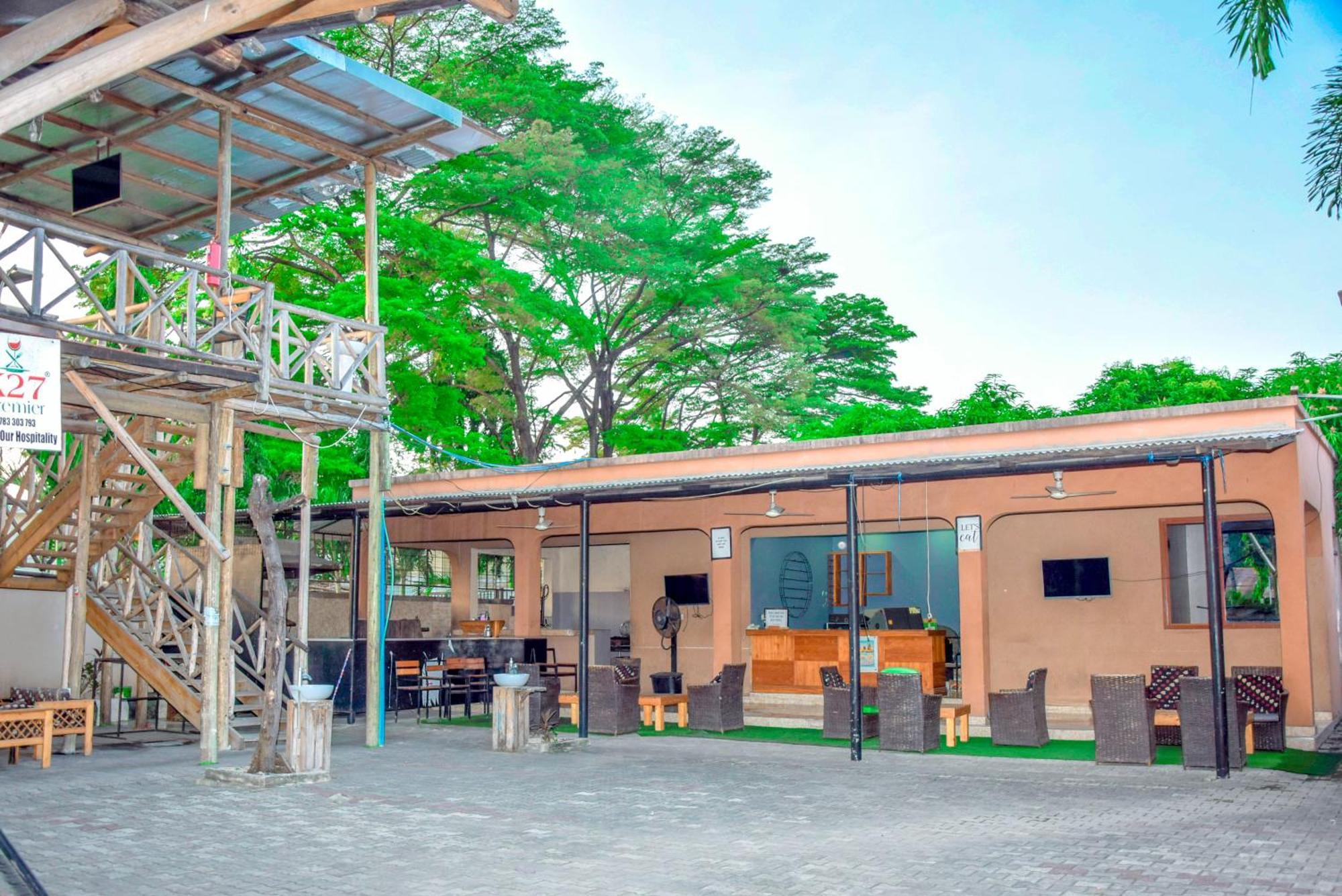 Ostello K27 Premier Backpackers Dar es Salaam Esterno foto