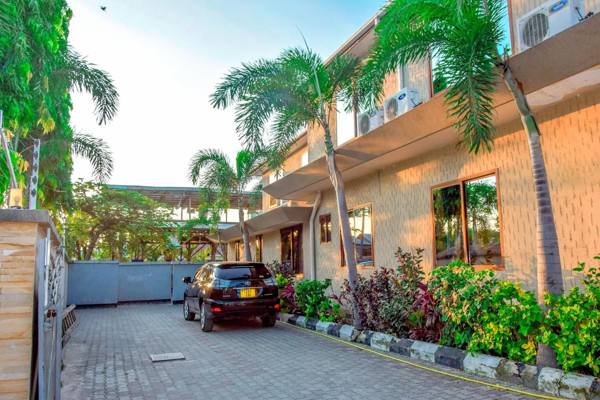 Ostello K27 Premier Backpackers Dar es Salaam Esterno foto