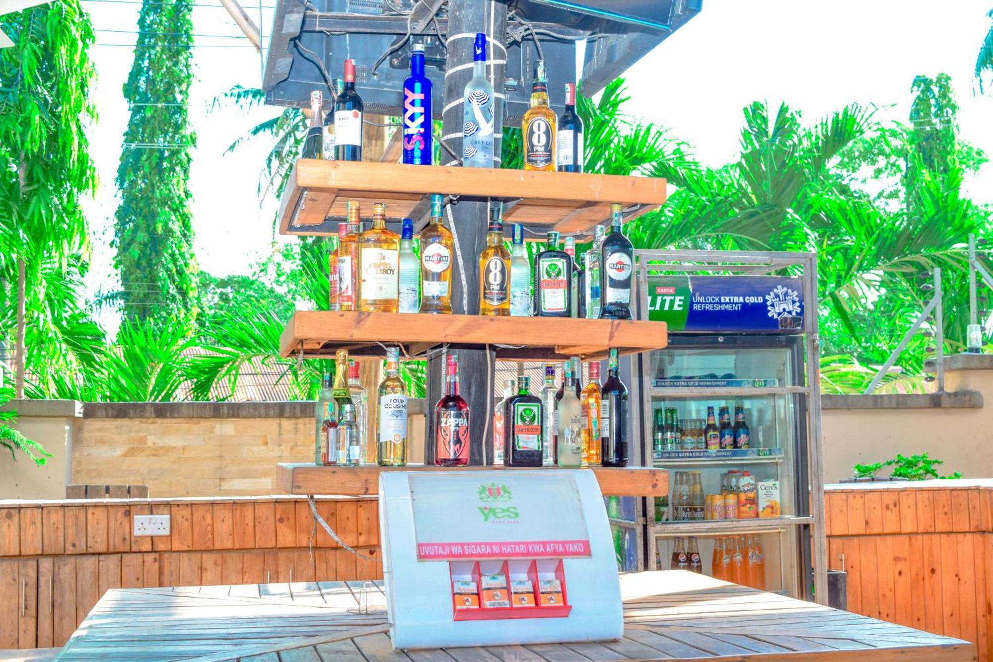 Ostello K27 Premier Backpackers Dar es Salaam Esterno foto