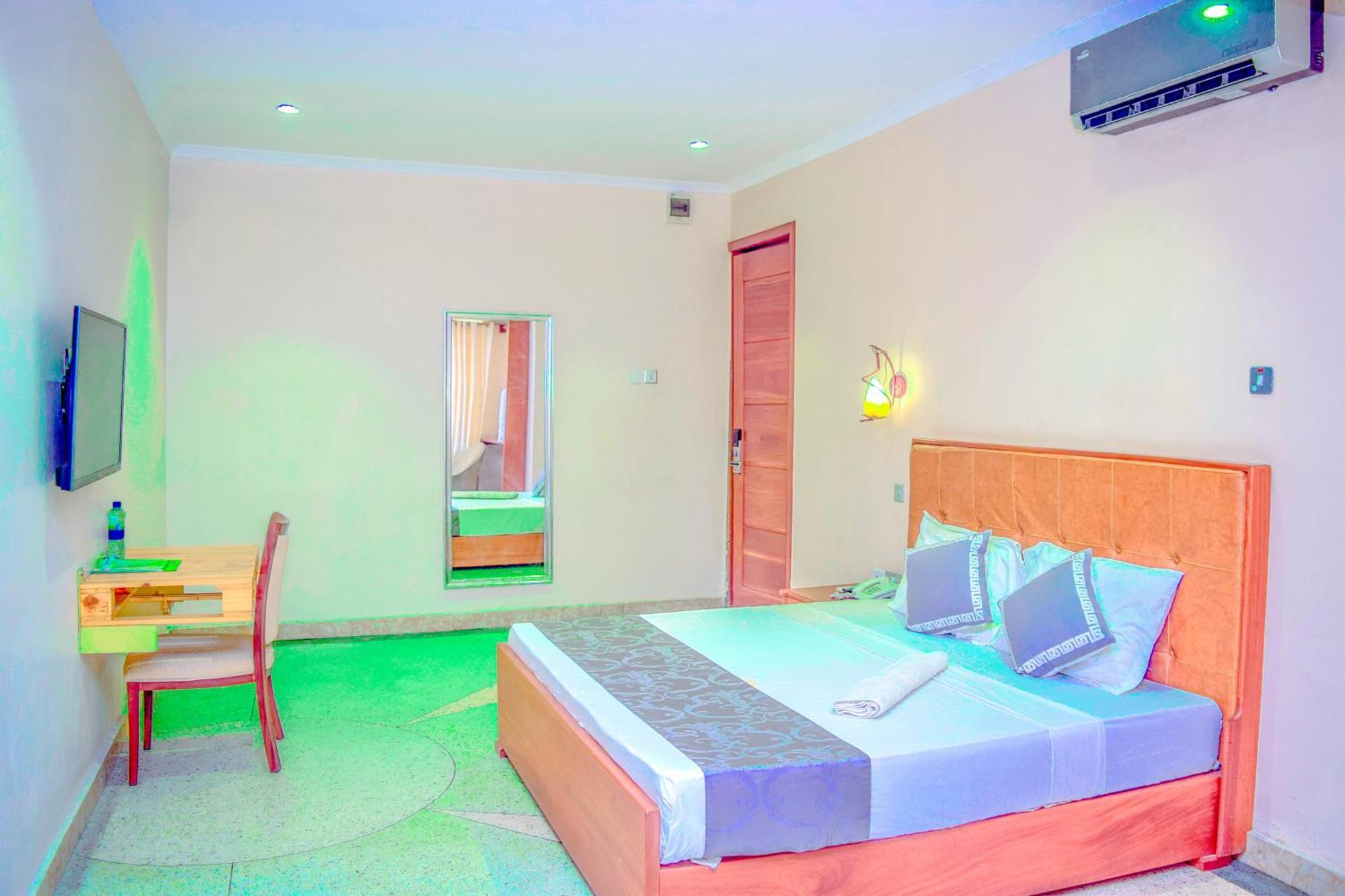 Ostello K27 Premier Backpackers Dar es Salaam Esterno foto