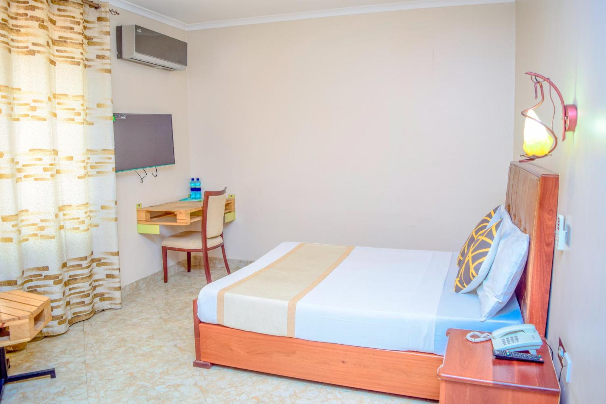 Ostello K27 Premier Backpackers Dar es Salaam Esterno foto