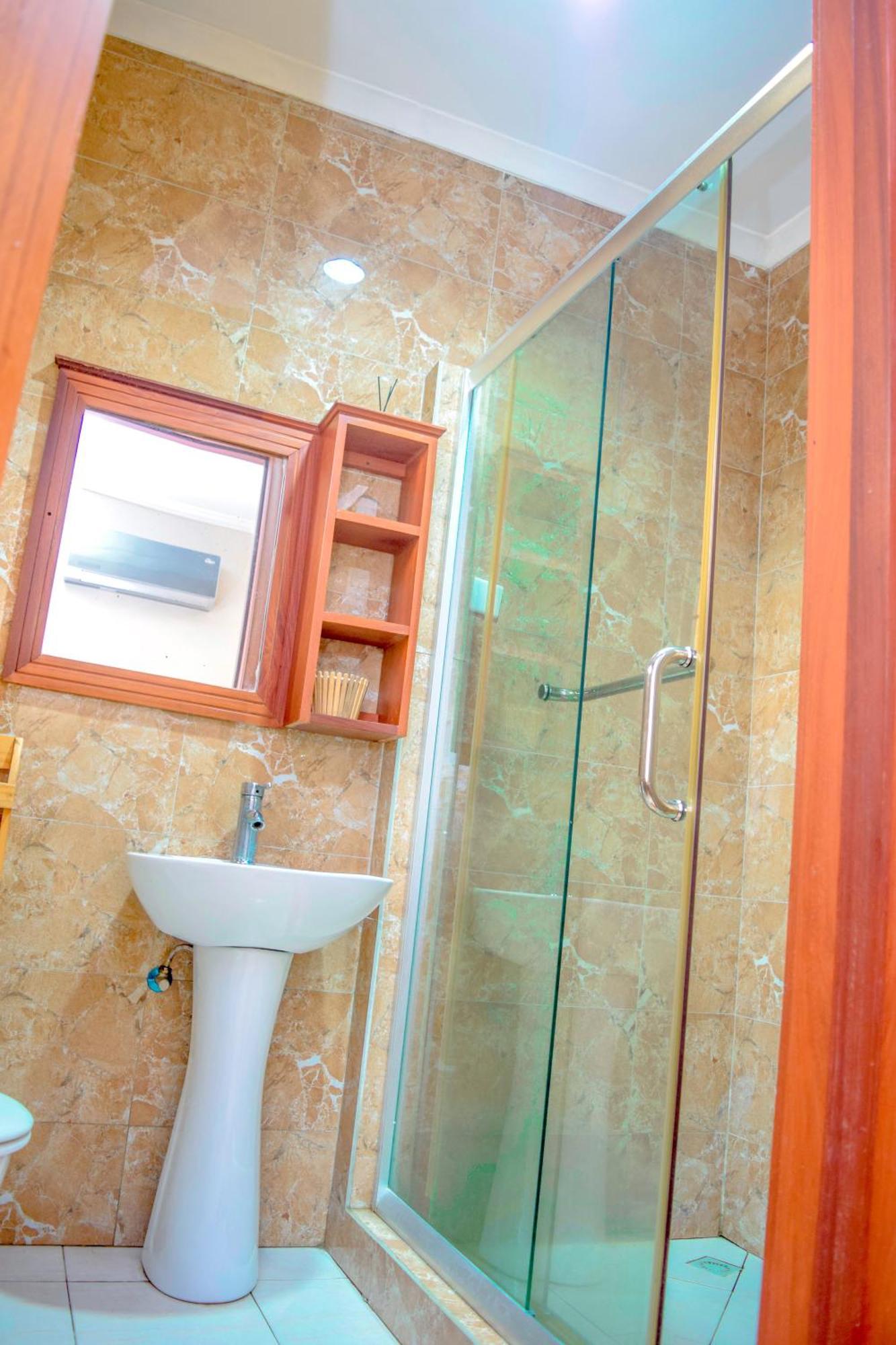 Ostello K27 Premier Backpackers Dar es Salaam Esterno foto